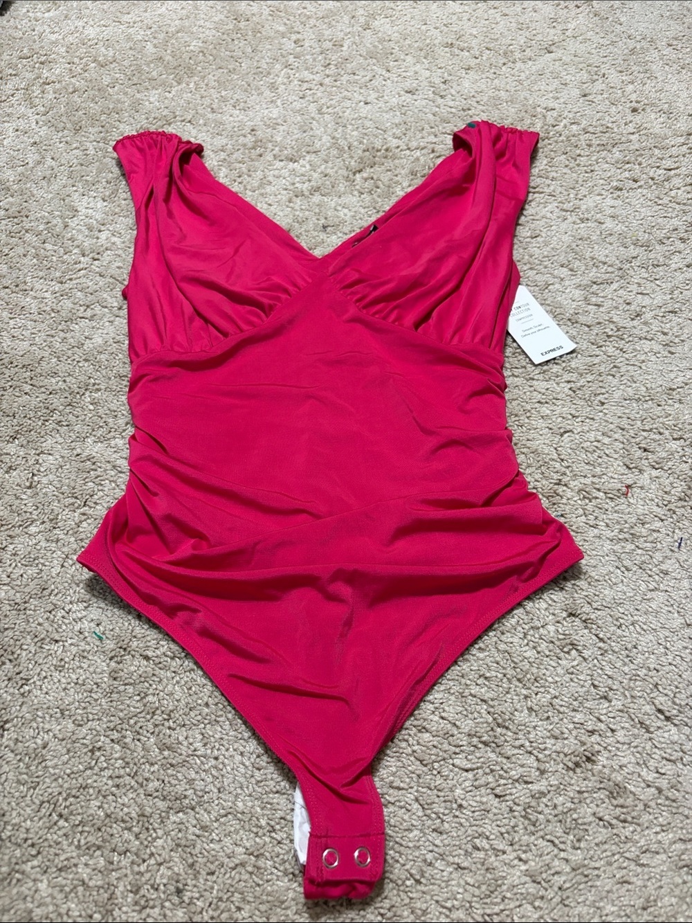 Express Body Contour Compression Empire V-Neck Bodysuit Pink Medium Thong NWT - Picture 2 of 7